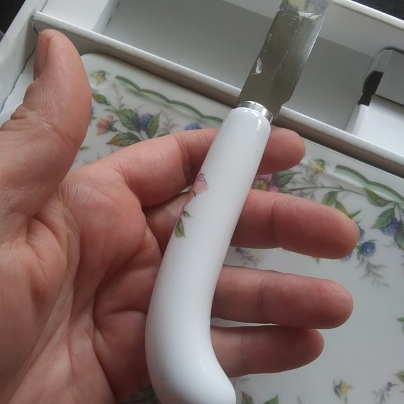 Andrea By Sadek Porcelain Cheese board with matching knife - Picture 10 of 12